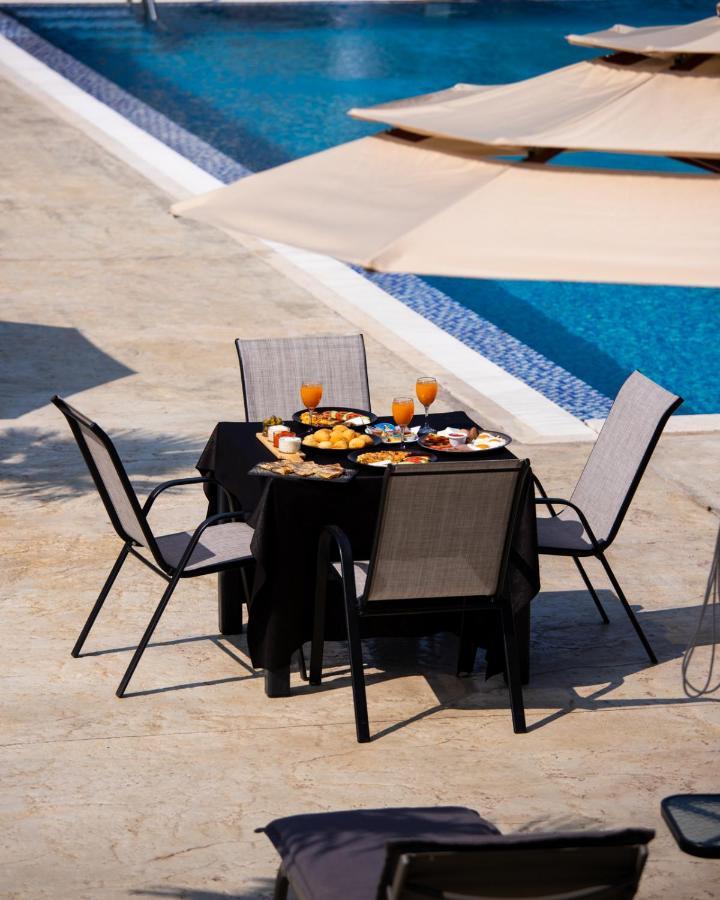Hotel Sunny Garden Ulcinj Esterno foto